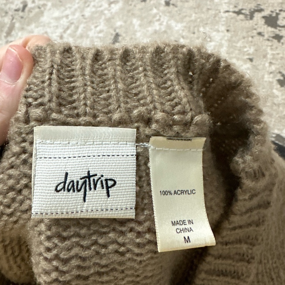 Daytrip Striped Sweater Size Medium - Picture 4 of 4